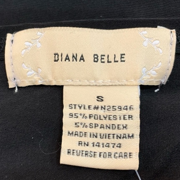 🏜nwt- Sleeveless Top with cut outs and faux gem embellishments - Picture 3 of 4